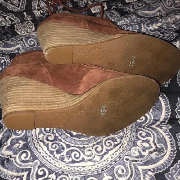 Women’s Wedge - Picture 6 of 6